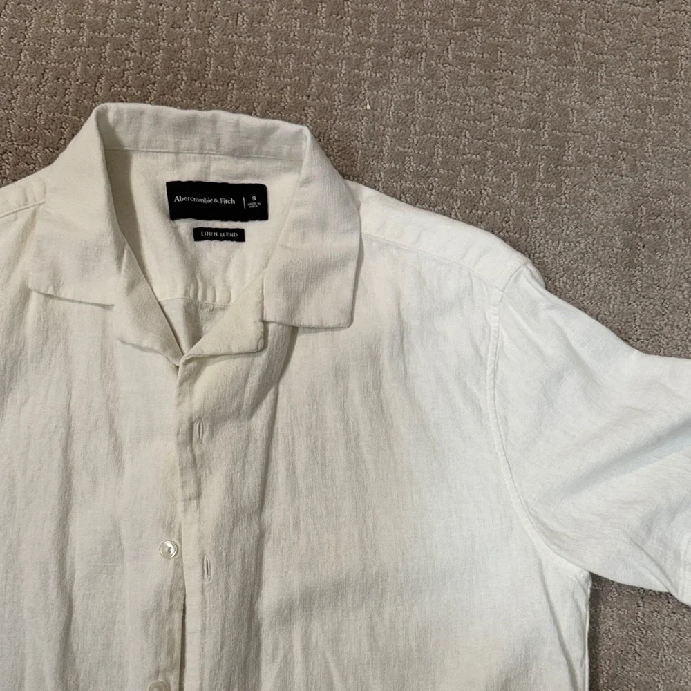 3 for $33 Abercrombie Camp Collar Linen Shirt - Picture 2 of 2